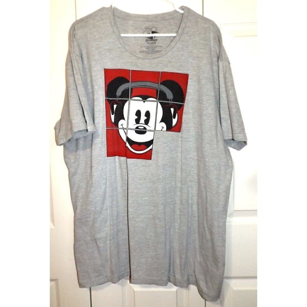 Disney Zappar Men's 2XL Gray Mickey Mouse T-Shirt 2 SMALL GREASE SPOTS ON BACK